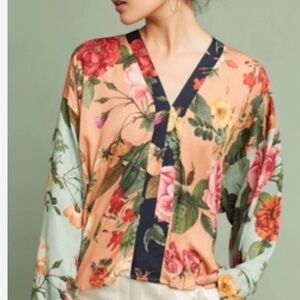 FARM Rio Multicolor Floral V-Neck Blouse